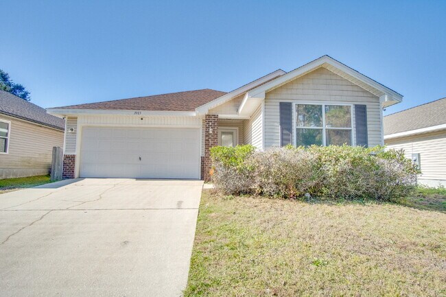 Foto del edificio - 3-Bedroom Home with Open Floor Plan, and Oversized Primary Suite