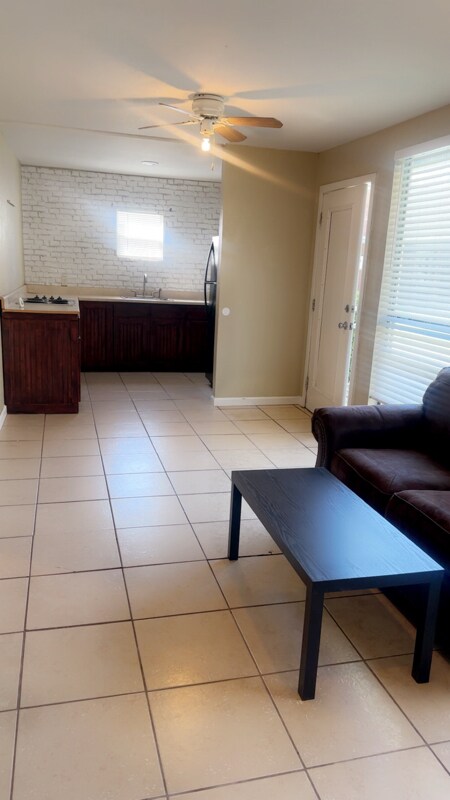 Foto del edificio - 10842 Knollwood Dr