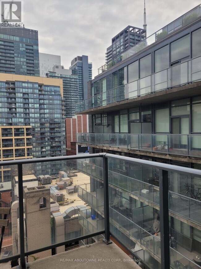 Building Photo - 478-1478 King St W
