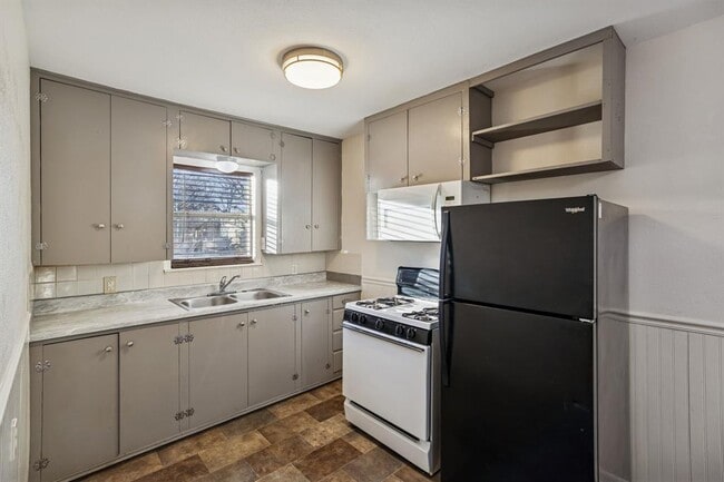 Building Photo - 1018 Mead St