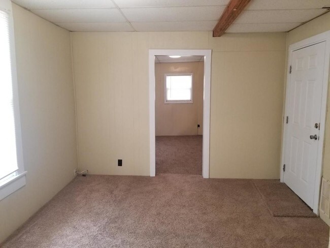 Building Photo - 827 Franklin Apt. B