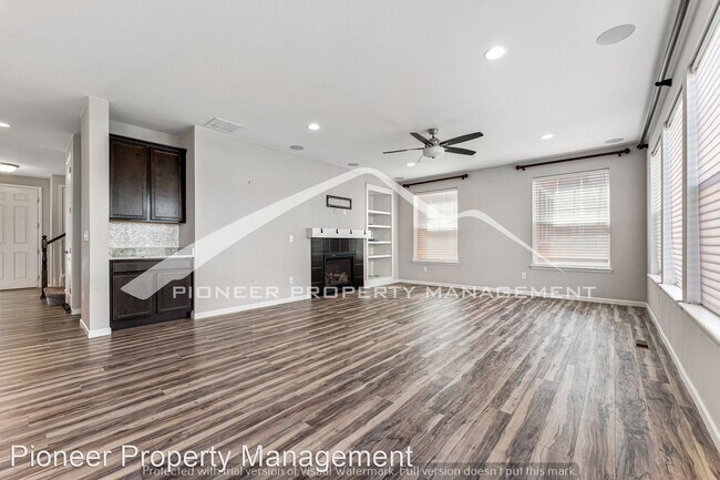 Foto del edificio - 4 br, 2.5 bath House - 11771 W Quarles Ave