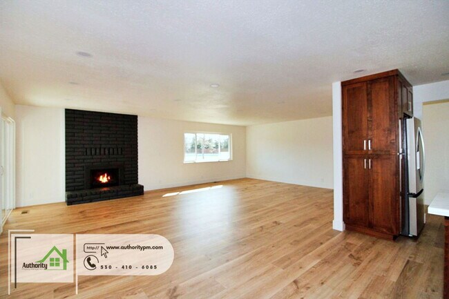 Foto del edificio - 9905 Merryhill Ln