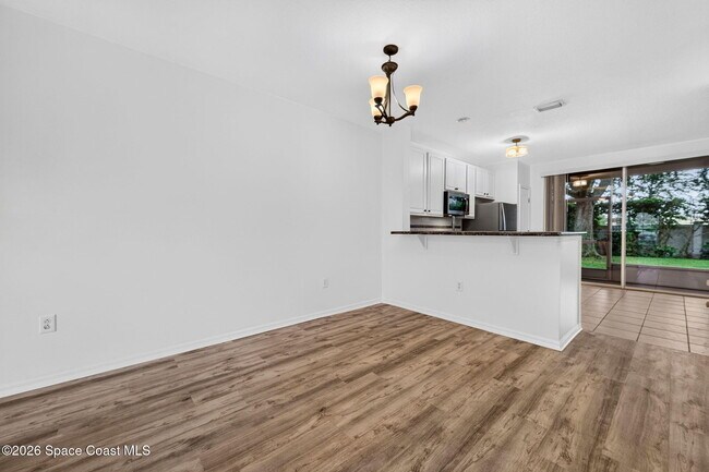 Foto del edificio - 1391 Hampton Park Ln
