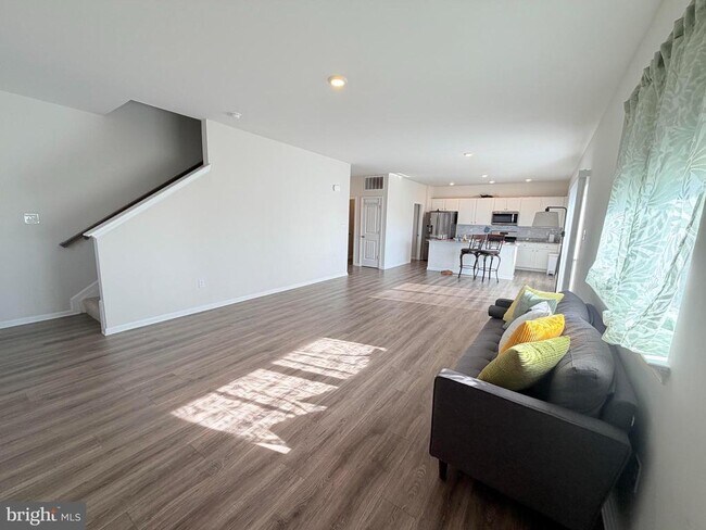 Foto del edificio - 1239 Pimpernell Path