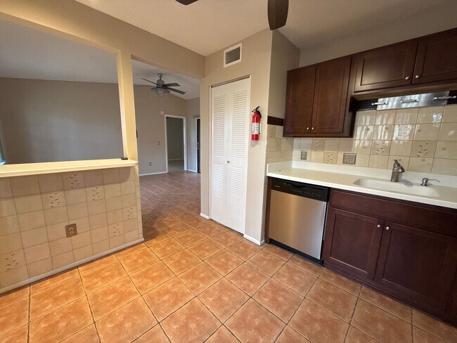 Foto del edificio - Easy Maintenance 2 Bedroom 2 Bath!