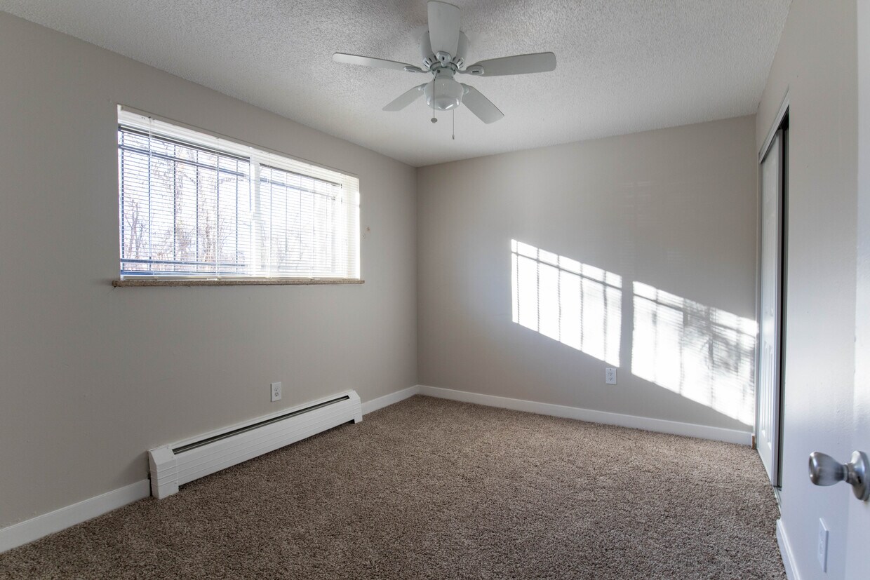 Geneva Place Apartments in Aurora, CO