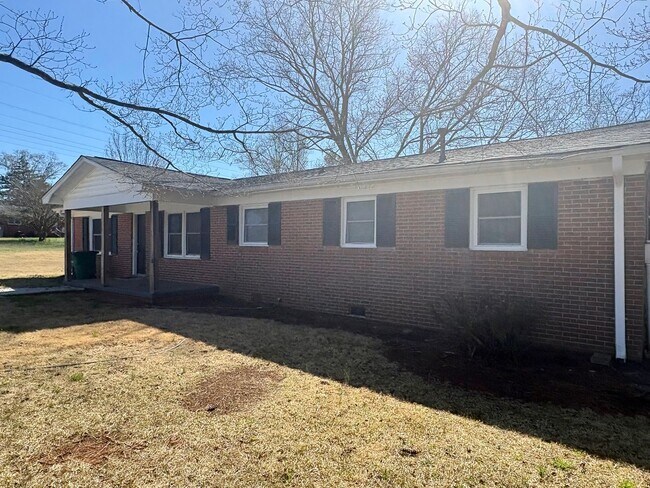 Building Photo - 213 Morris St