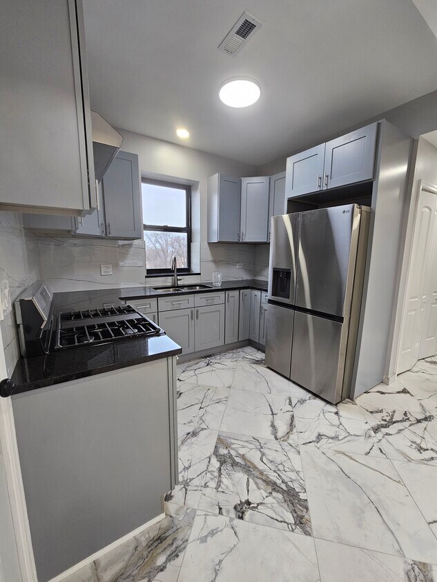 Foto principal - 4720 W Armitage Ave