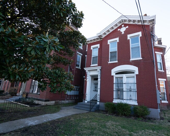 222 E Oak St Unit 1, Louisville, KY 40203 Rentals in Louisville at 222