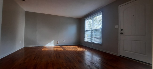 Building Photo - 1312 Hawkins St