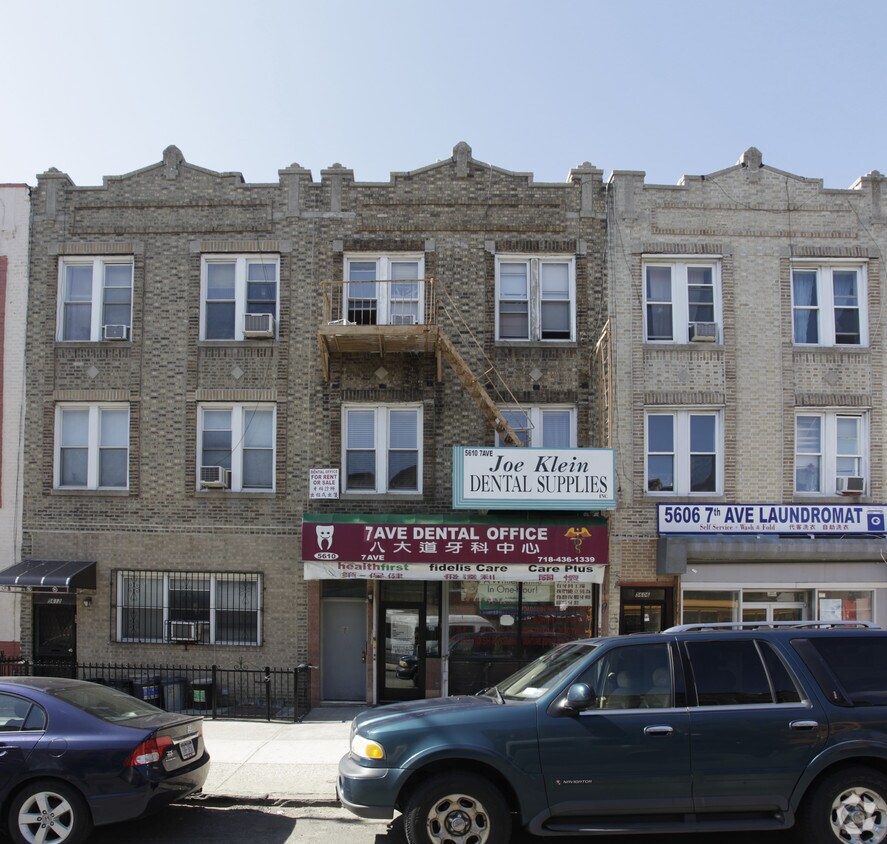 Building Photo - 5610 7th Ave