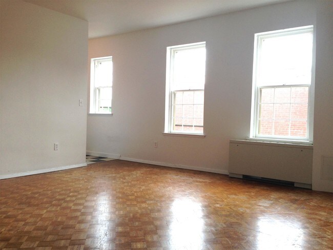 Foto del edificio - 121 12th St SE