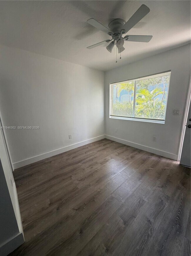 Foto del edificio - 201 SW 21st Ct