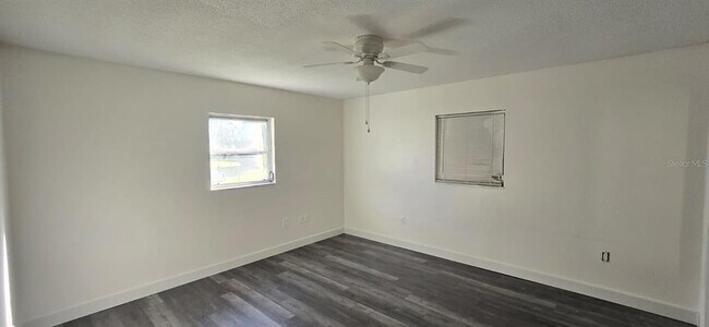 Foto del edificio - 526 Reading St NW