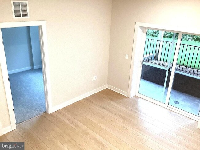 Building Photo - 10590 Red Oak St