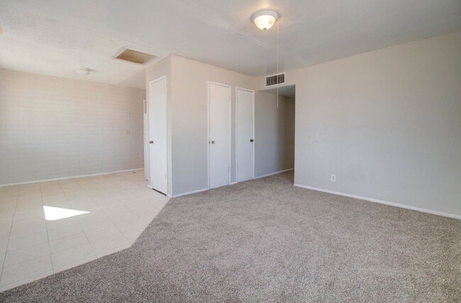 Building Photo - 342 W Taylor Ave