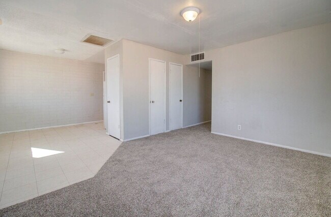 Foto del edificio - 342 W Taylor Ave