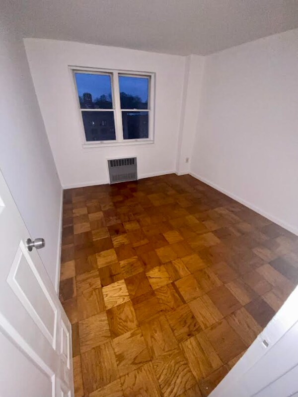 111 Bruce Ave, Yonkers, NY 10705 Room for Rent in Yonkers, NY