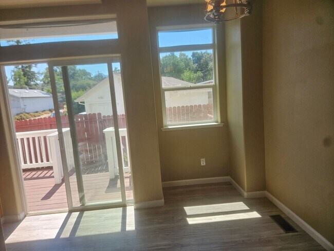 Foto del edificio - Charming Townhouse In Middletown