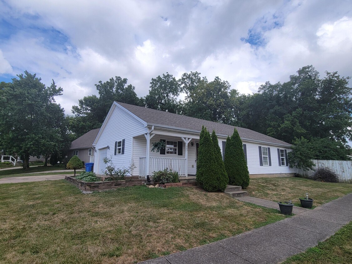 Primary Photo - 445 Scottsdale Cir
