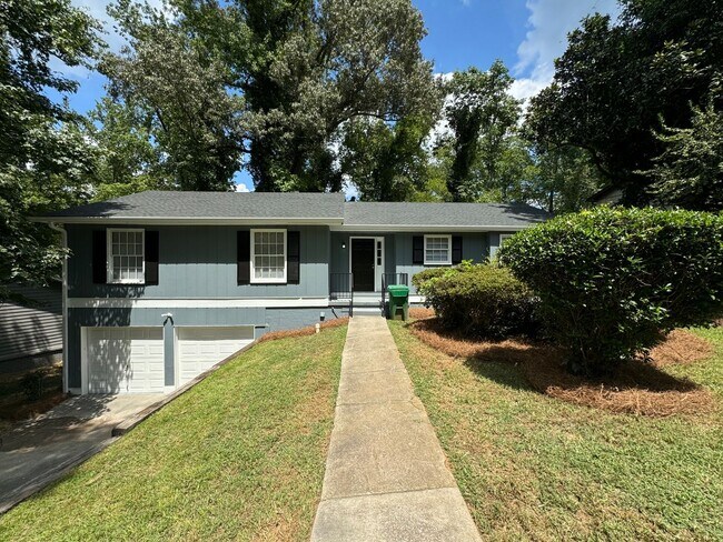 Building Photo - AMAZING 4br/3ba Stone Mountain NEW RENOVAT...