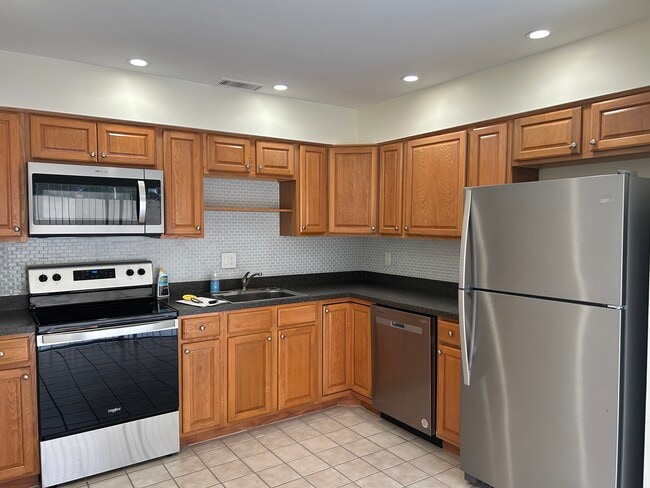 Building Photo - 2758 Foxfire Ct