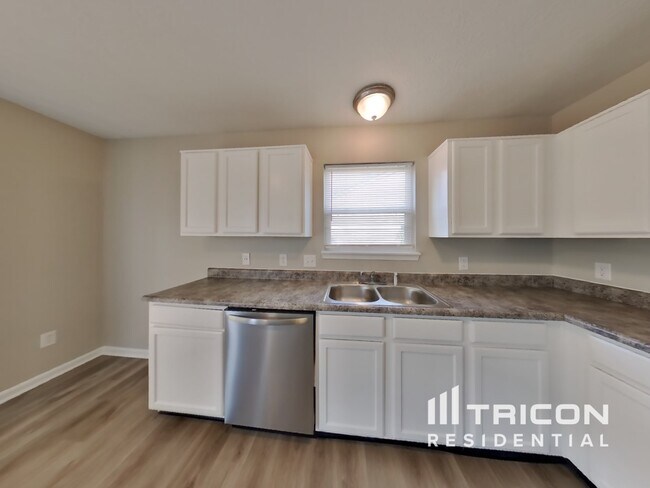 Foto del edificio - 1010 Maple Run Dr