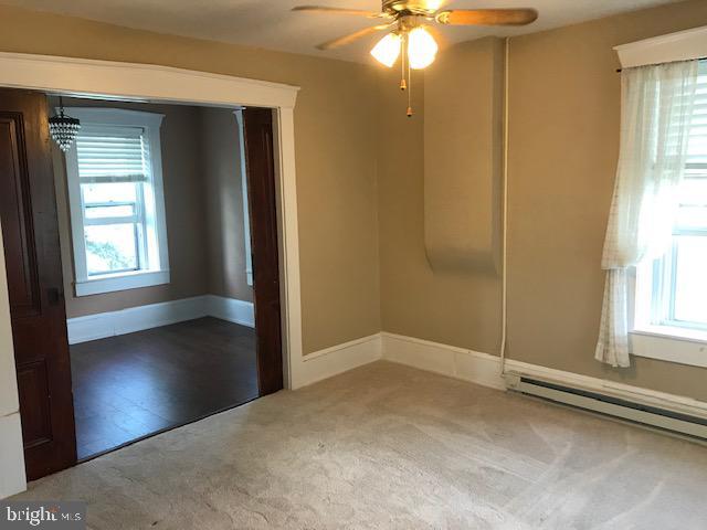 Foto principal - 446 E Main St