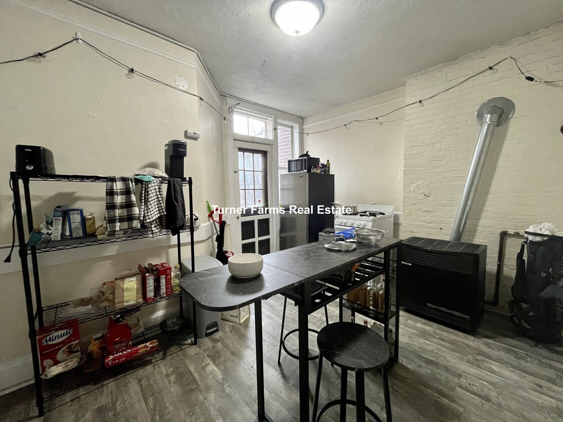 Foto principal - 168 Endicott St