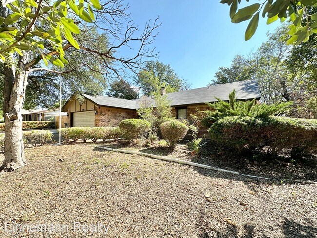 Building Photo - 3 br, 2 bath House - 2108 Acron Drive