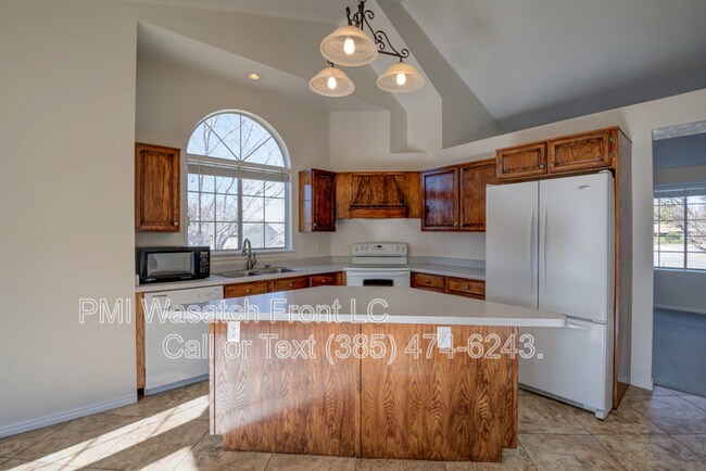 Building Photo - 794 E Savannah Ct
