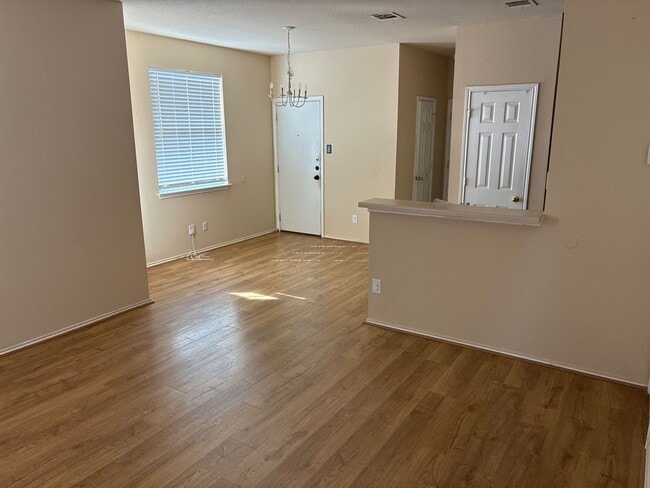 Building Photo - Beautiful 3BR 2BA Home w/ Fenced Backyard • In-Unit Laundry • Attached Garage in Pflugerville