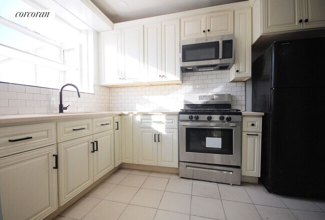 Foto del edificio - 86 E 56th St