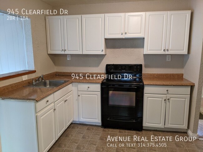 Building Photo - Just Listed! Move in Ready!!!