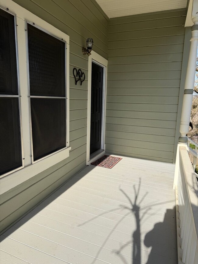 Building Photo - Charming Jackson Home