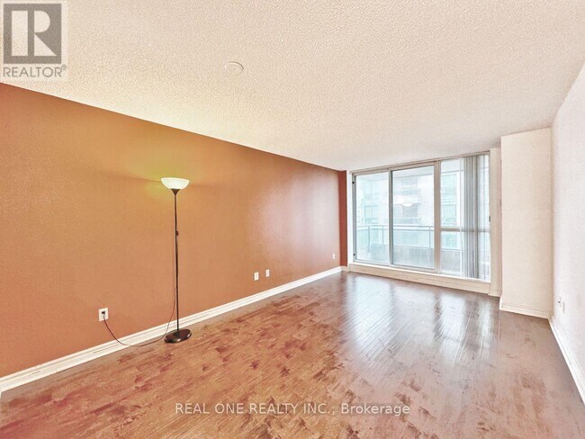 Photo du bâtiment - 29 Pemberton Ave