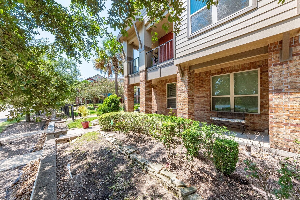 Primary Photo - 403 Marina View Dr