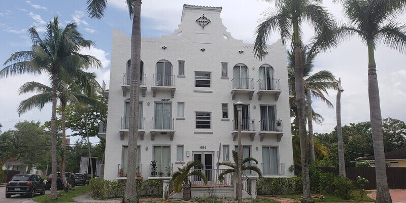 Foto principal - 694 NE 76TH ST LLC