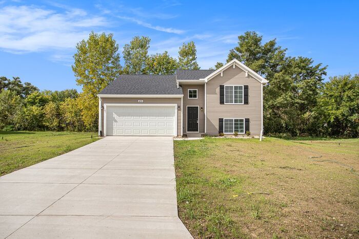 Primary Photo - 3143 Alder Dr SW