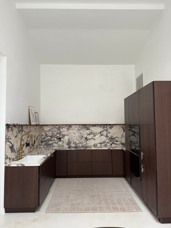 Building Photo - 40 Dogwood Ln