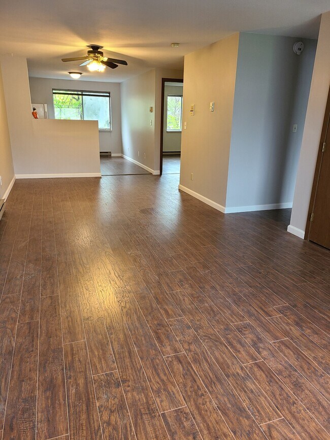 Building Photo - 104 camnel