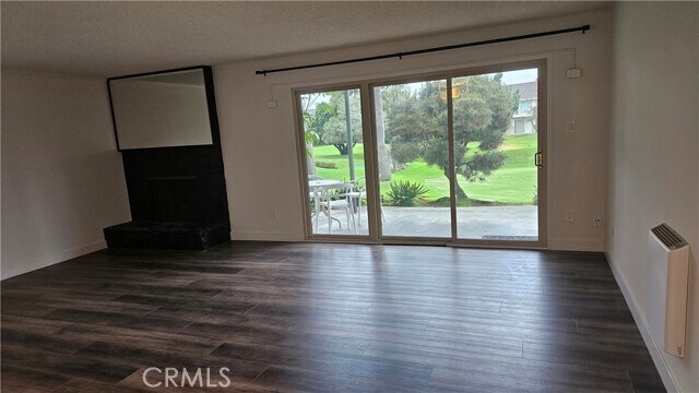 Foto del edificio - 22935 Maple Ave