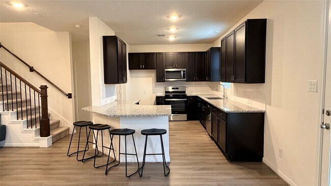 Building Photo - 2800 Cordova Hl Dr