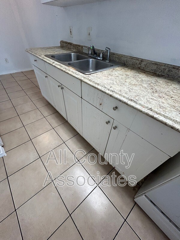 Foto del edificio - 8722 N 48th St
