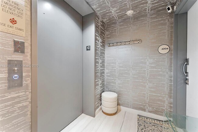 Foto del edificio - 3131 NE 7th Ave