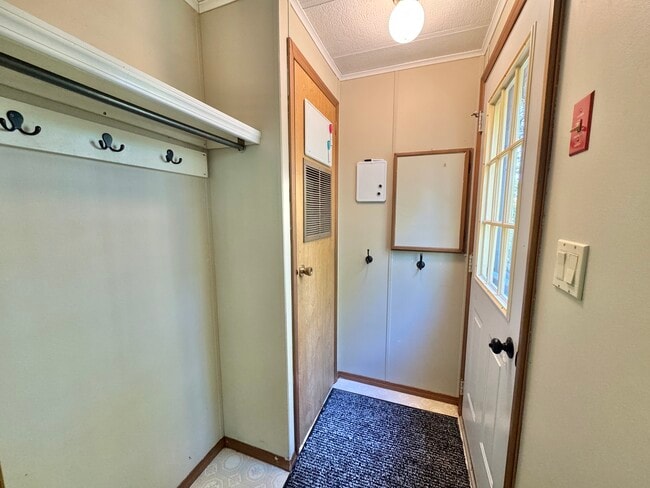 Foto del edificio - 24 Oakwood Ln