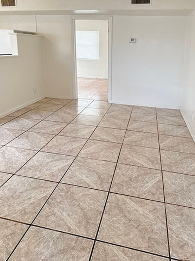 Foto del edificio - 2327 Avenue E