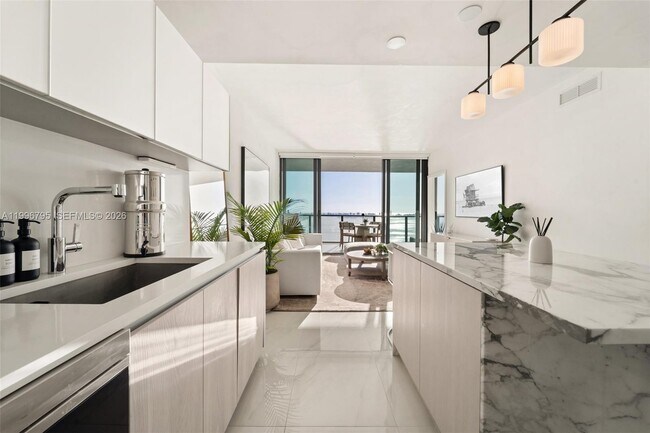 Foto del edificio - 3131 NE 7th Ave