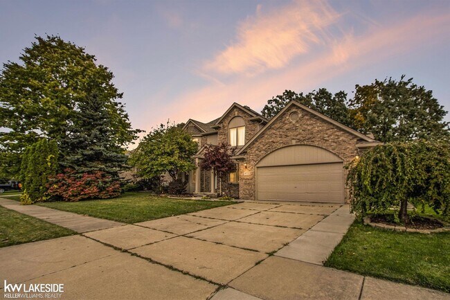 Building Photo - 49772 Red Pine Dr
